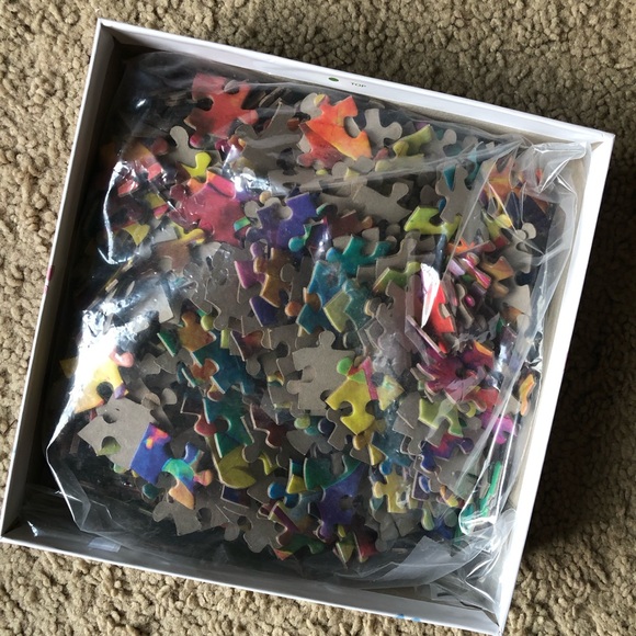 Brilliance - Fall Frenzy - Fall Leaves - 550 Piece Puzzle - Picture 2 of 6